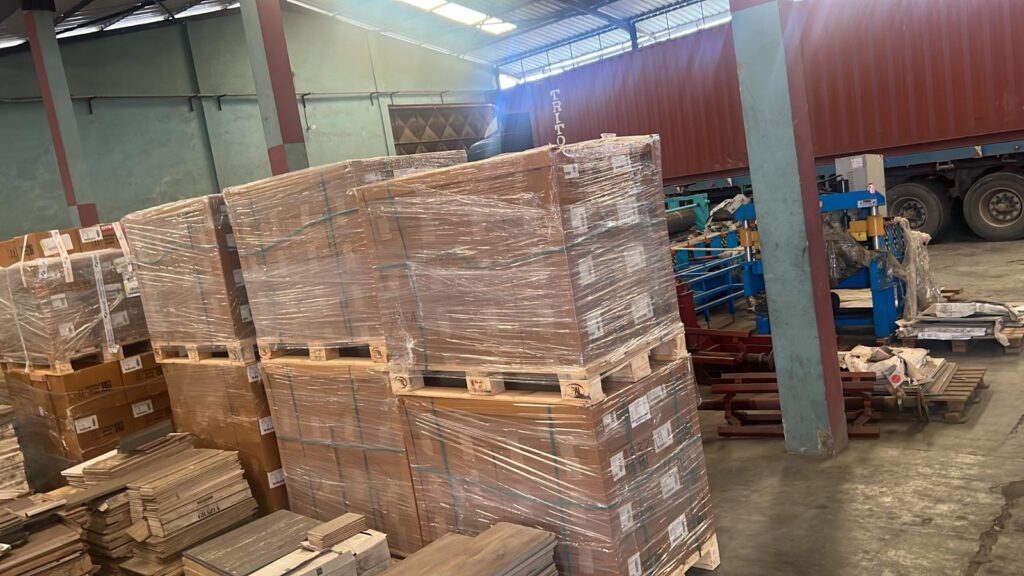 Réception de la donation de produits de santé à Douala (Cameroun)